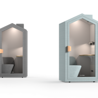 Soundbox Silence Pod in moderne kantoorruimte, ontworpen voor akoestische isolatie en geconcentreerd werken. Dit is in verschillende kleuren beschikbaar.